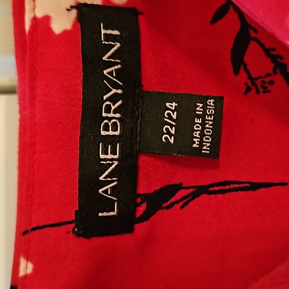 Lane Bryant Women's top Size 22/24  FUSHCIA with FLORAL PRINT - Picture 7 of 8